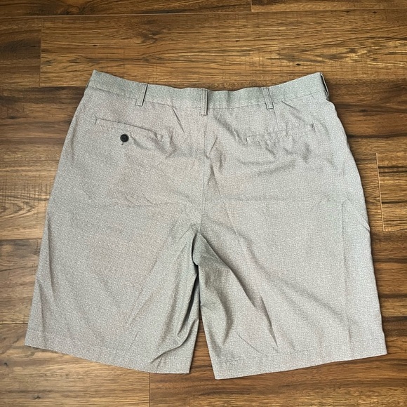 PGA Tour Heathered Grey‎ Golf Shorts Summer Preppy Minimalist Activewear Size 38 - Picture 6 of 6
